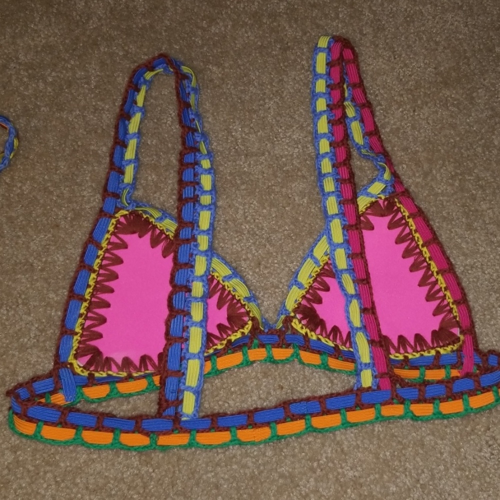 Kini - Picture 4 of 4